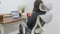 Meer zitten dan ooit: de verborgen impact van je werkplek op je gezondheid